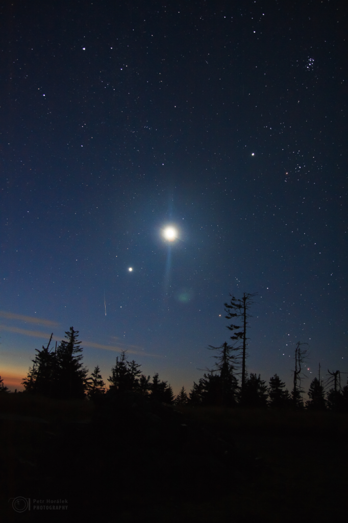 Morning conjunction and Perseid meteor
