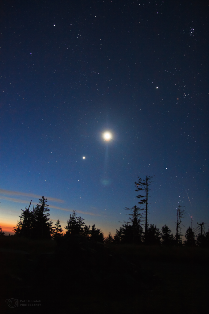 Morning conjunction and Perseid meteor