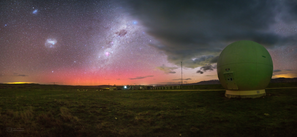 Aurora Australis and the Radar dome