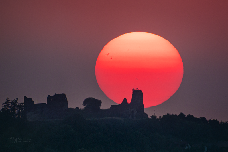 Lichnice Sunset with Large Sunspots on 26 June 2026