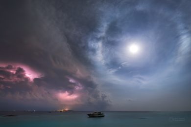 Elektrická noc nad oceánem Elektrická noc nad oceánem