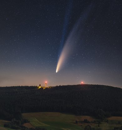 Úchvatná kometa NEOWISE Úchvatná kometa NEOWISE