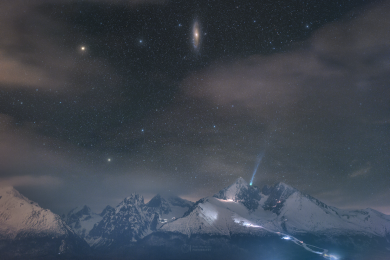 Kometa, Galaxie a Vysoké Tatry Kometa, Galaxie a Vysoké Tatry