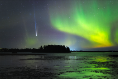 Kometa a aurorální oheň Kometa a aurorální oheň