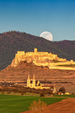 Pre-Easter Full Moon on 24 March 2024 rising over Spiš Castle and Chapter Pre-Easter Full Moon on 24 March 2024 rising over Spiš Castle and Chapter