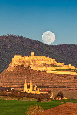 Pre-Easter Full Moon on 24 March 2024 rising over Spiš Castle and Chapter Pre-Easter Full Moon on 24 March 2024 rising over Spiš Castle and Chapter