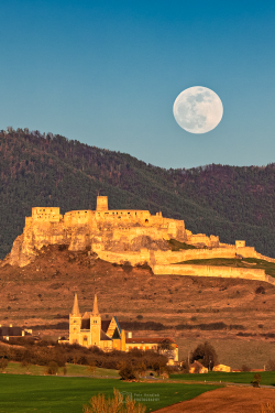Pre-Easter Full Moon on 24 March 2024 rising over Spiš Castle and Chapter Pre-Easter Full Moon on 24 March 2024 rising over Spiš Castle and Chapter