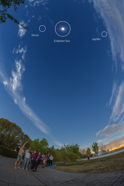 Dramatic view to the Solar Eclipse 2024 from Durango, Mexico - annotated Dramatic view to the Solar Eclipse 2024 from Durango, Mexico - annotated